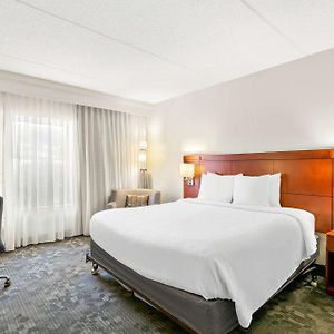 King Room Mobility or hearing accessible